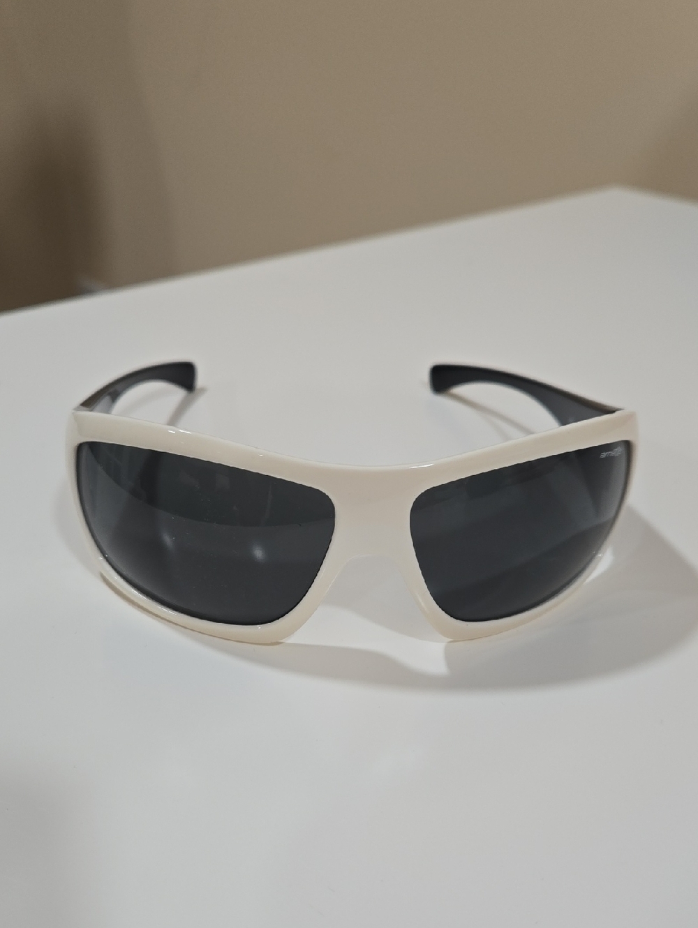 Arnette Cream Frame Sunglasses! - Picture 4 of 5